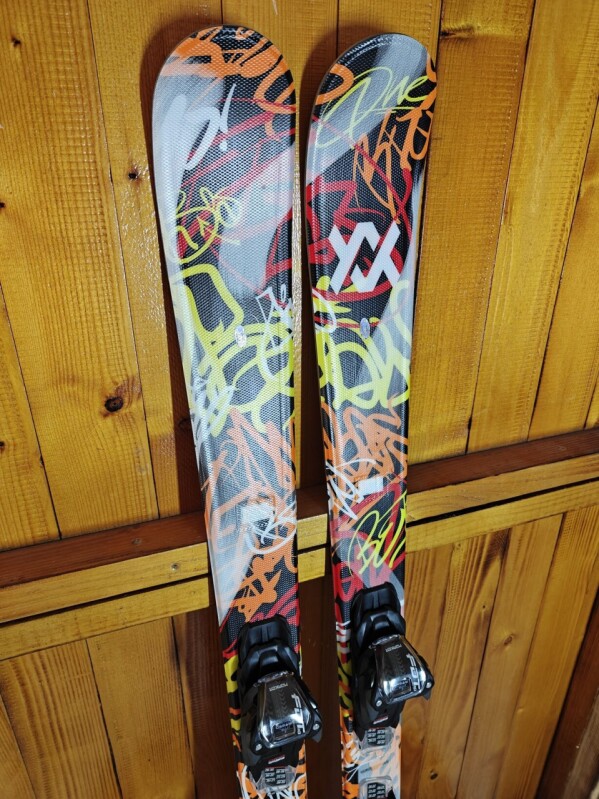 LYŽE VOLKL REVOLT 81 148CM --MODEL 2025--